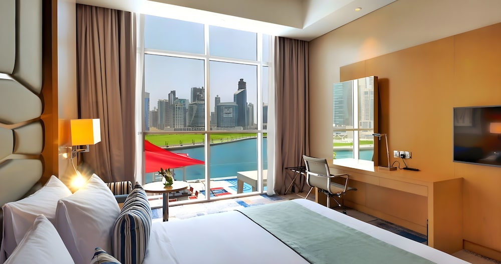 PREMIUM, DUBAI CANAL VIEW