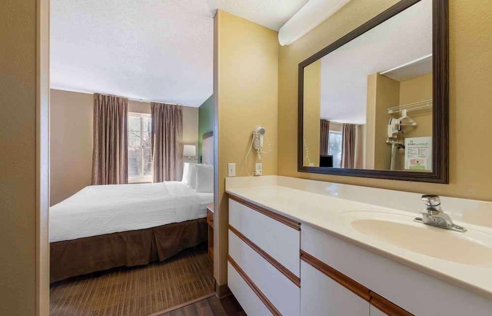 Studio6 Extended Stay Minneapolis Airport Eagan North MN 61/64
