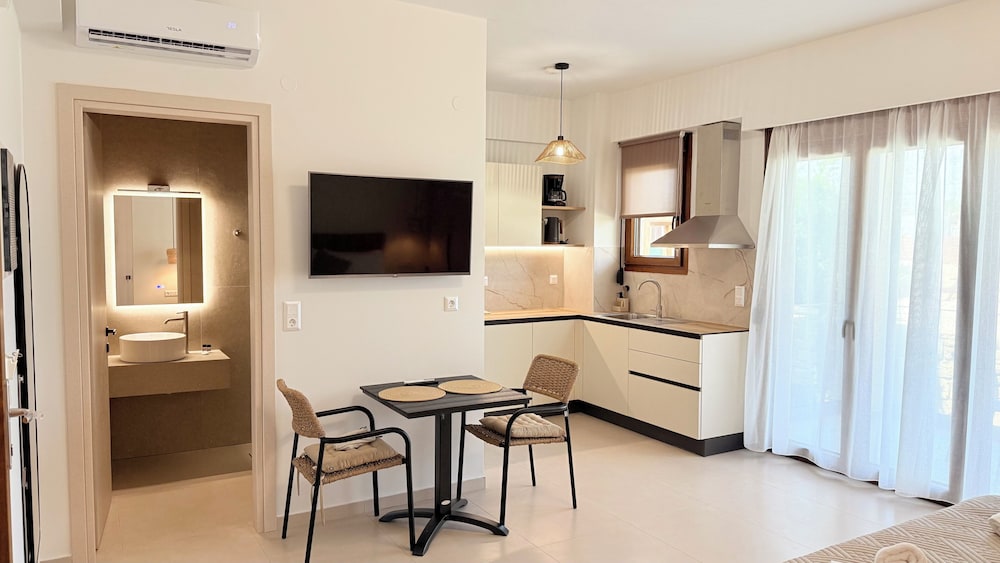 Almyra Apartments 52/88
