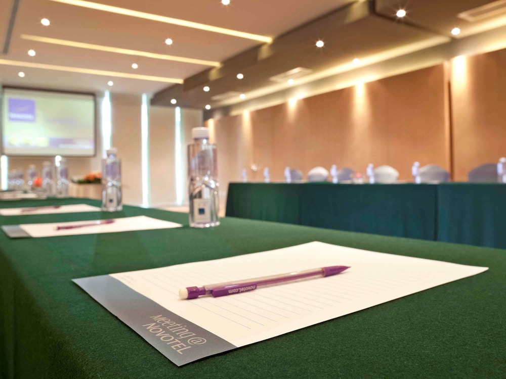 Novotel Shenzhen Watergate 38/41