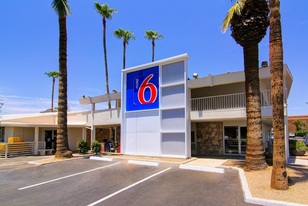 Motel6 Scottsdale, AZ - Old town Scottsdale/Fashion Square 32/40