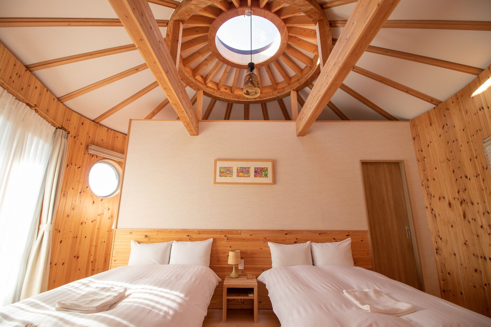 Cocoon, Twin Beds