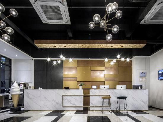 Lavande Hotel (Wuhan Optics Valley Technology Convention and Exhibition Center) 9/43