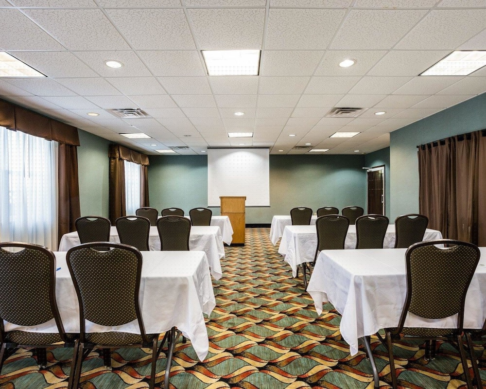Comfort Inn and Suites Grenada 37/40