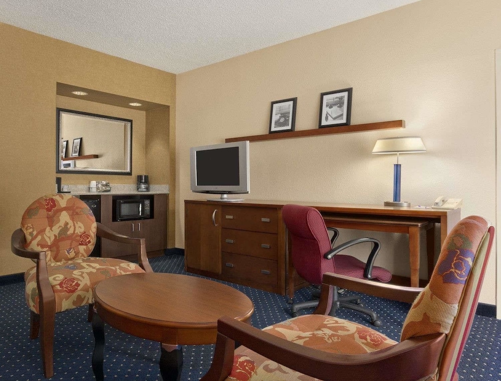 Baymont By Wyndham Columbia Northwest 27/42