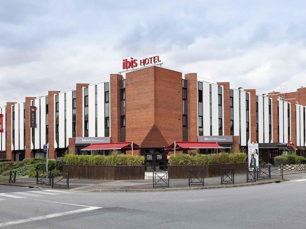 HOTEL IBIS Evry Courcouronnes 2/48