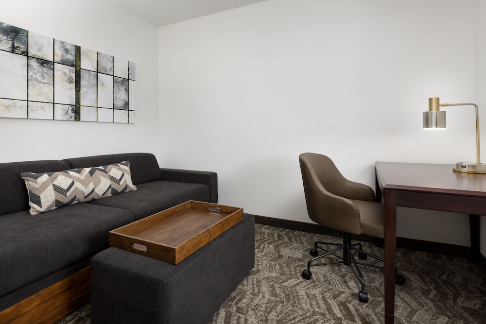 Springhill Suites Fresno 32/46