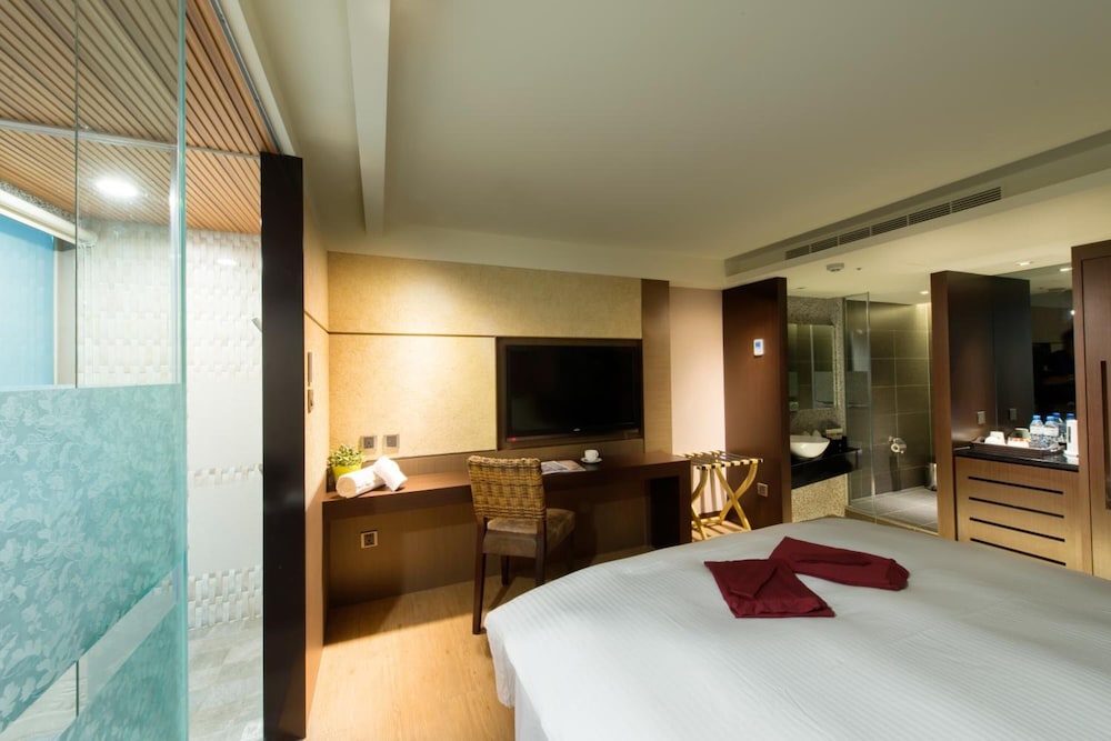 SUPERIOR, DOUBLE BED