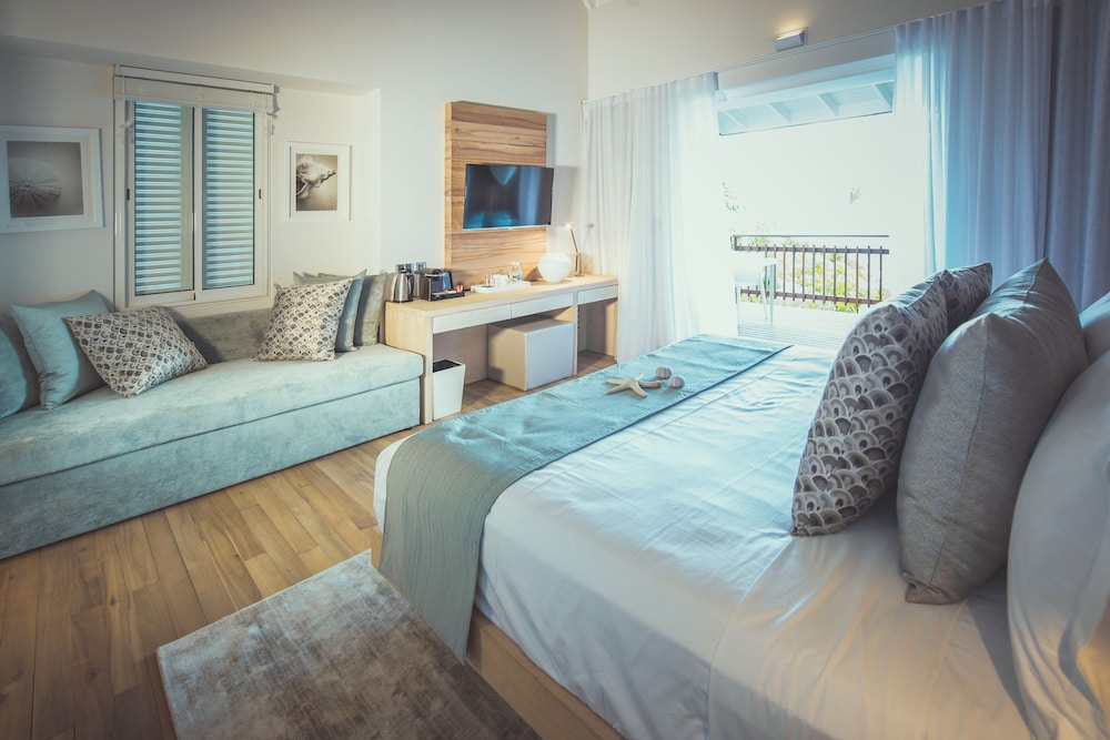 Carana Beach Hotel 19/68