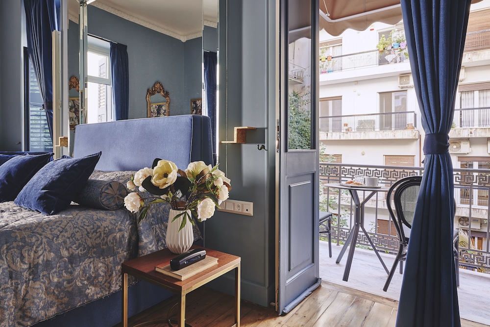 Bohemian Suites Athens 27/45
