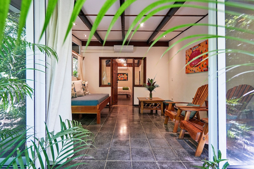 Tropico Latino Hotel 10/74