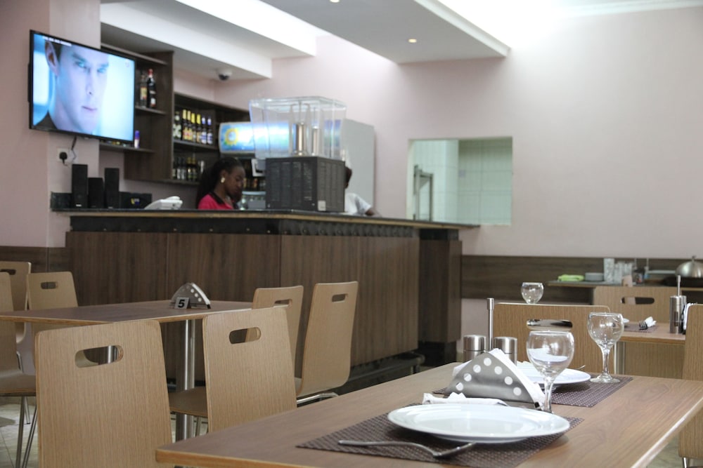 Namayiba Park Hotel 36/50