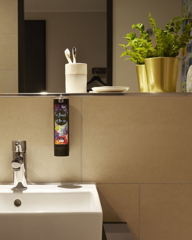 Holiday Inn - the niu, Air Frankfurt Messe by IHG 7/50