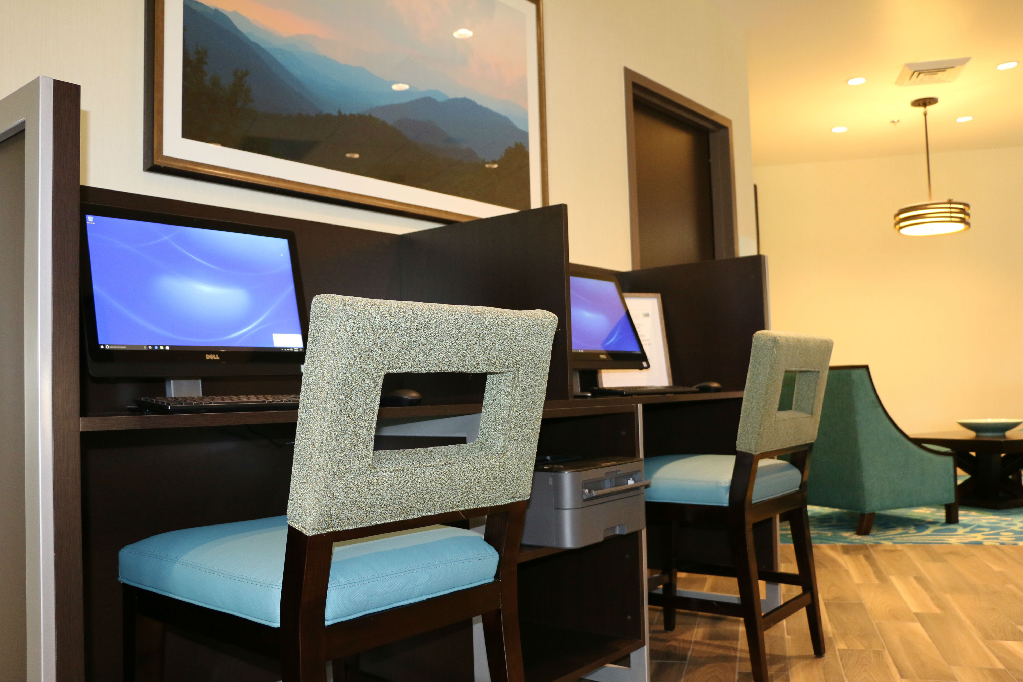 HOLIDAY INN EXPRESS & SUITES HENDERSONVILLE SE - FLAT ROCK 46/52