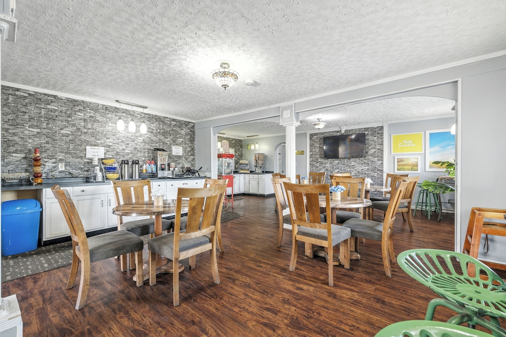 restaurant cafeteria