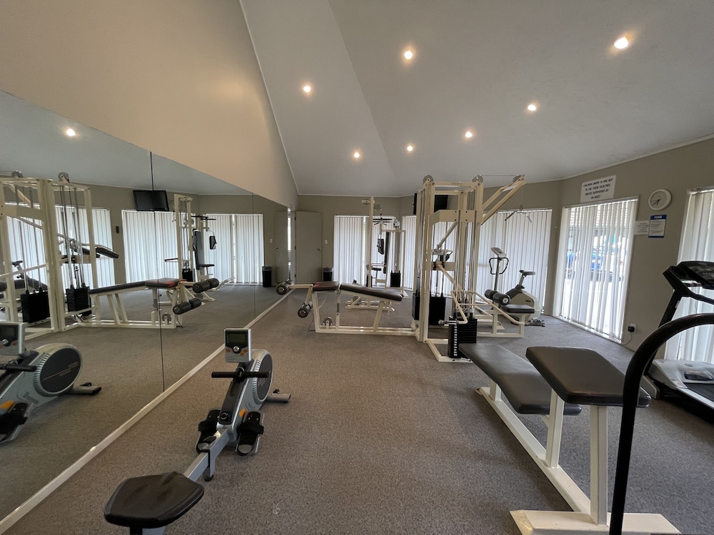 Bentleys Motor Inn 27/50