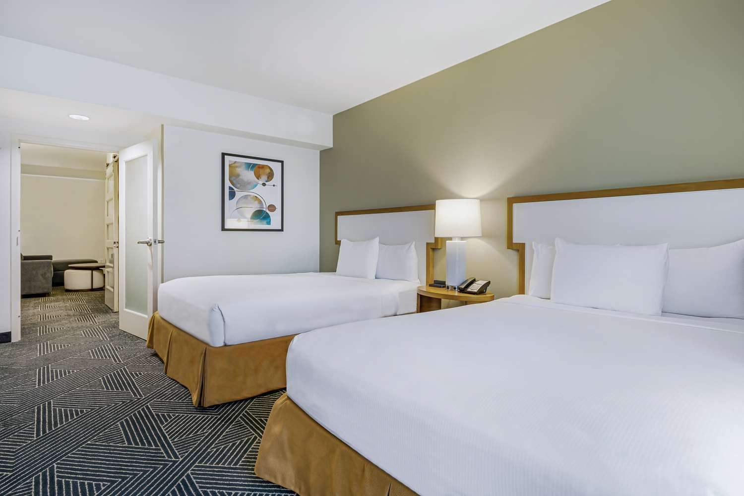 2 ROOMS, SUITE, 2 QUEEN BEDS, CITY VIEW, HIGH FLOOR, CORNER