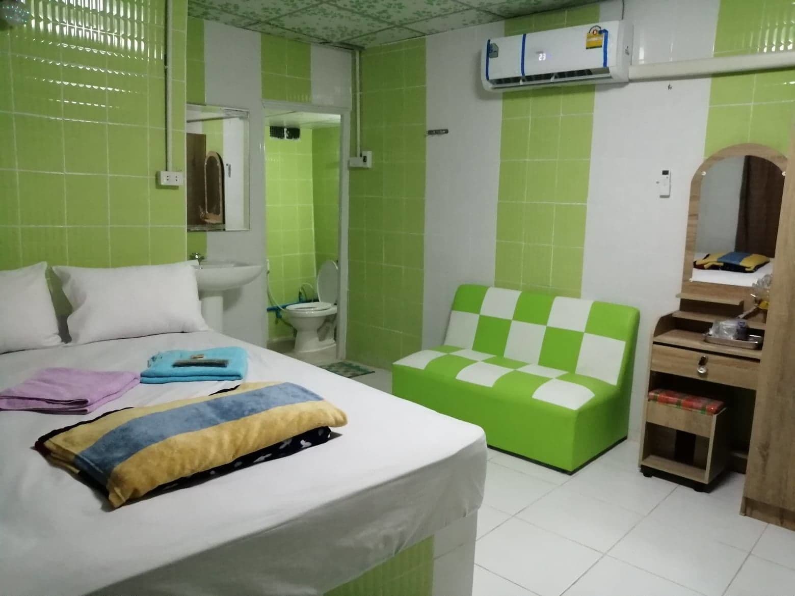 HONEYMOON, SUITE, QUEEN BED, RESORT VIEW, COURTYARD AREA