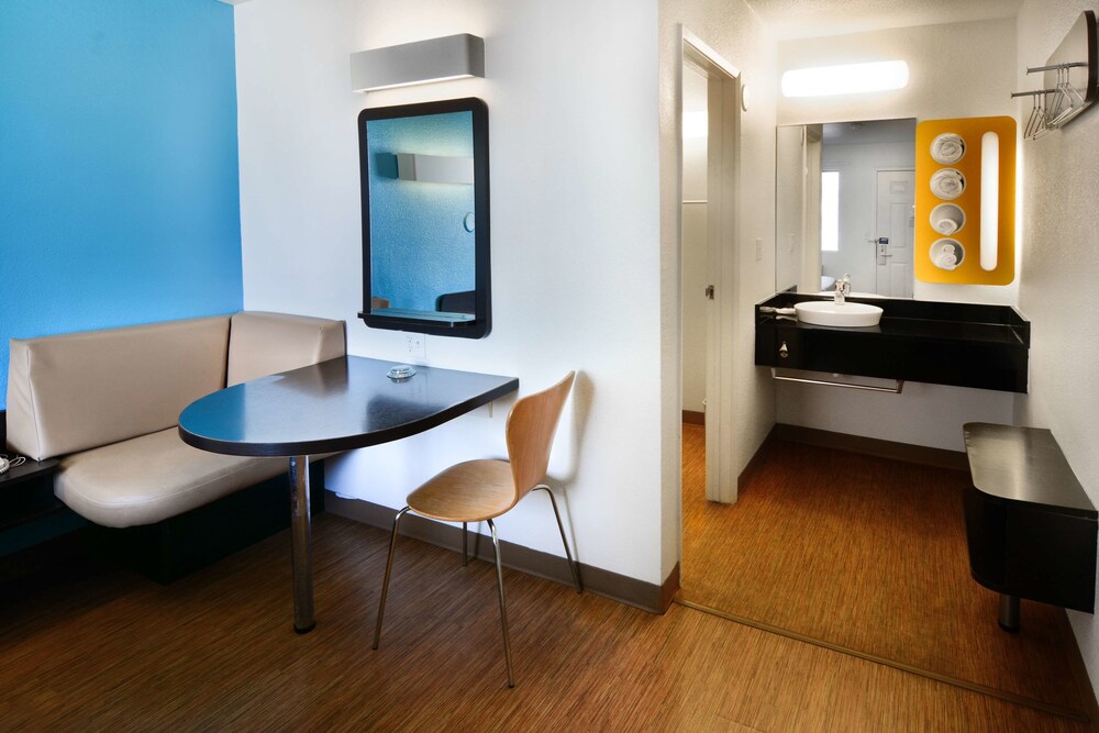 Motel6 Galveston, TX 40/59