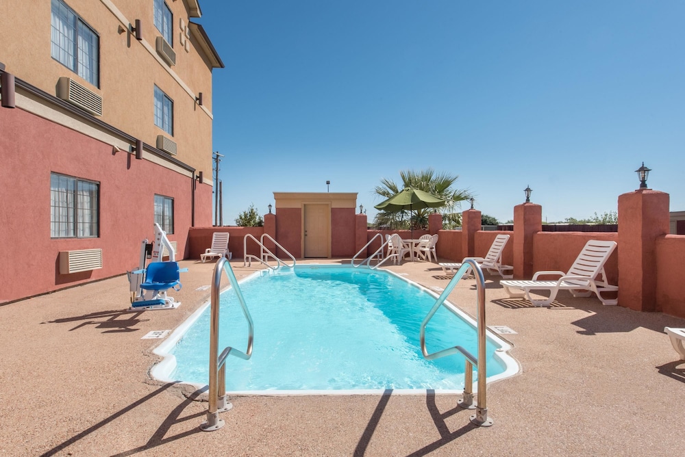 Super 8 By Wyndham Abilene South 1/22