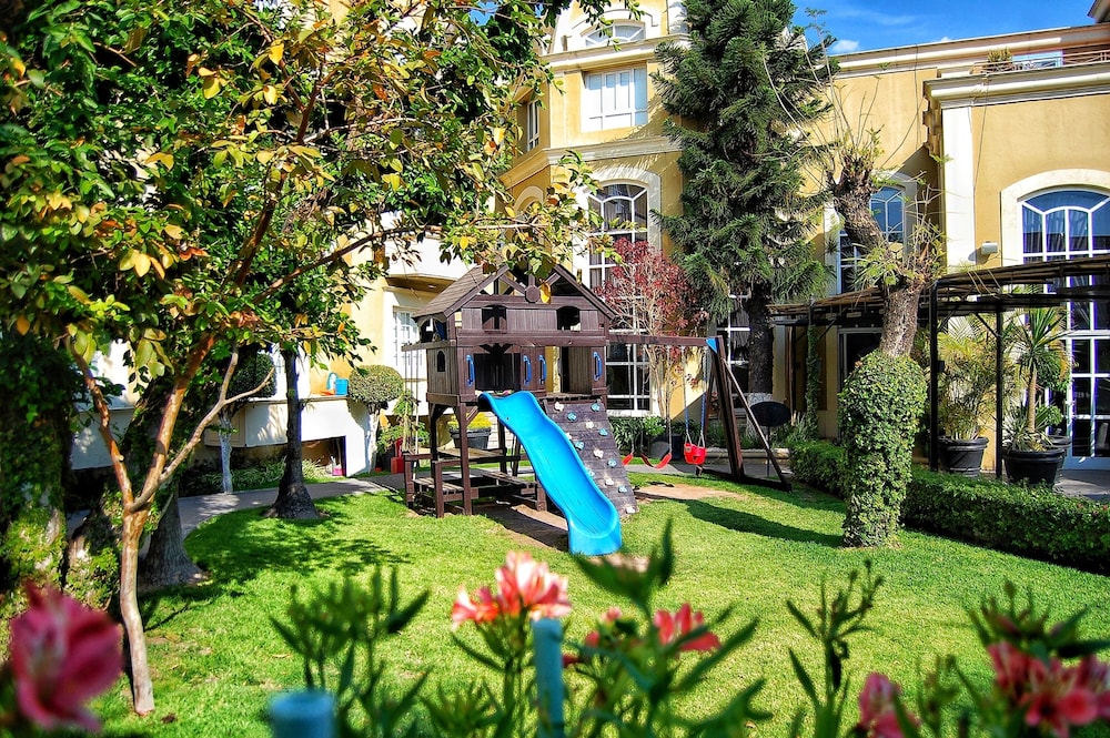 Plaza Camelinas Hotel 52/63