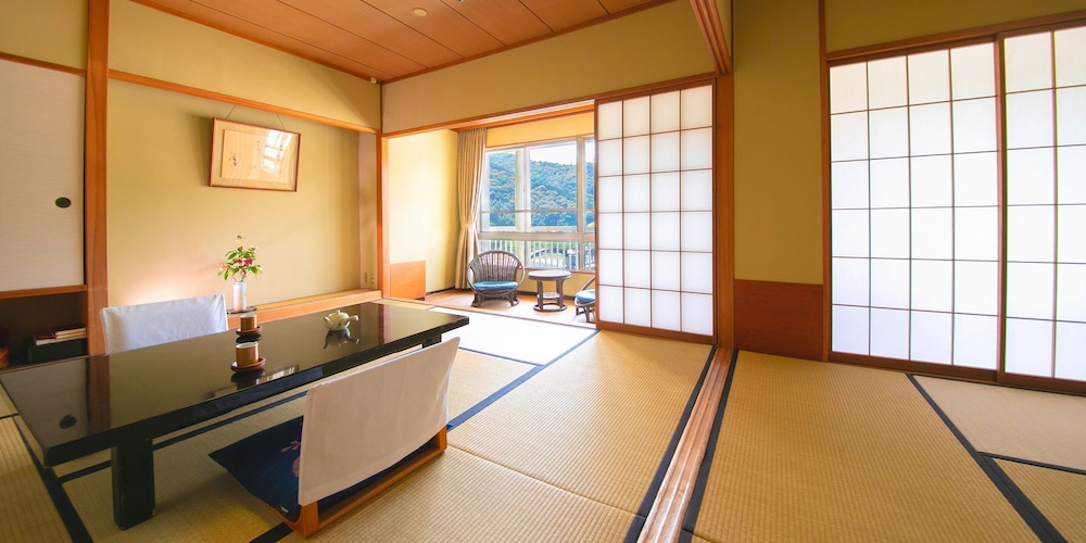 Iwakuni Kokusai Kanko Hotel 45/73