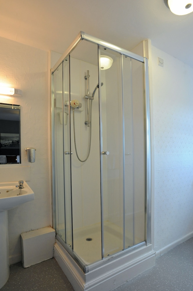 Spy Glass & Kettle Hotel 41/41