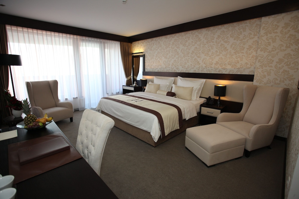 Malak Regency Hotel 14/72
