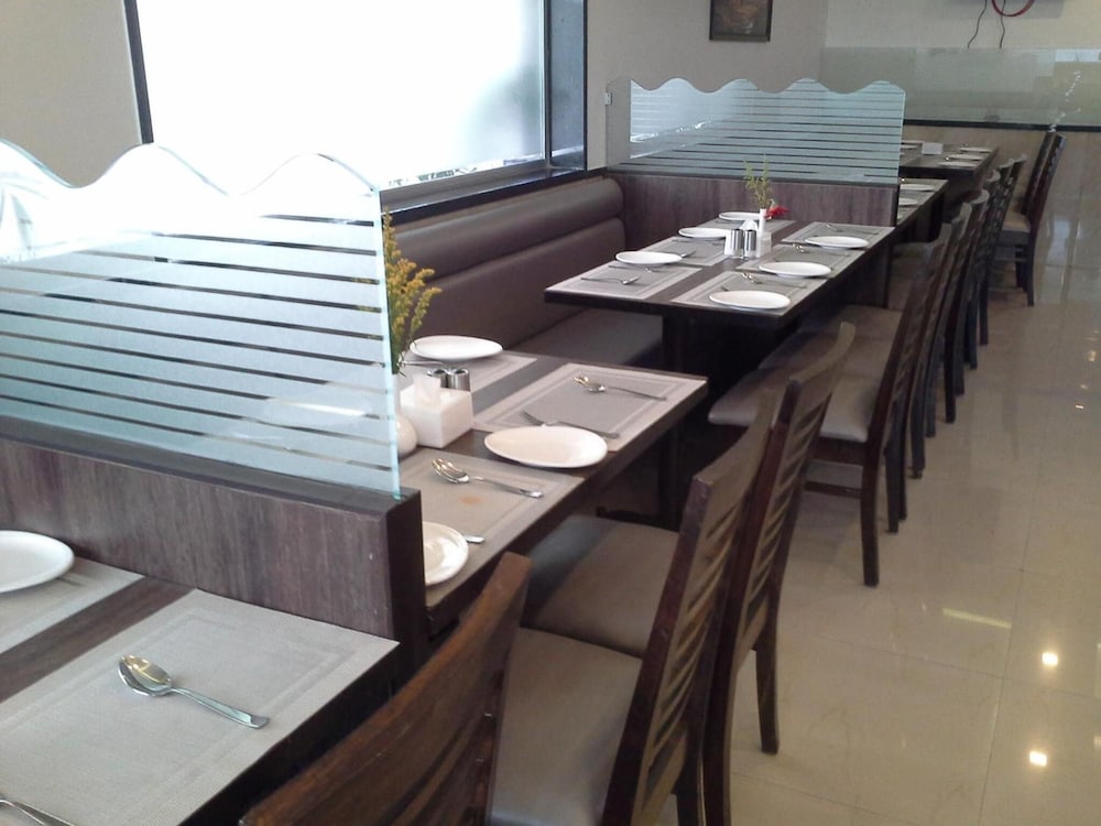 Hotel Galaxy's Vaibhav 27/40
