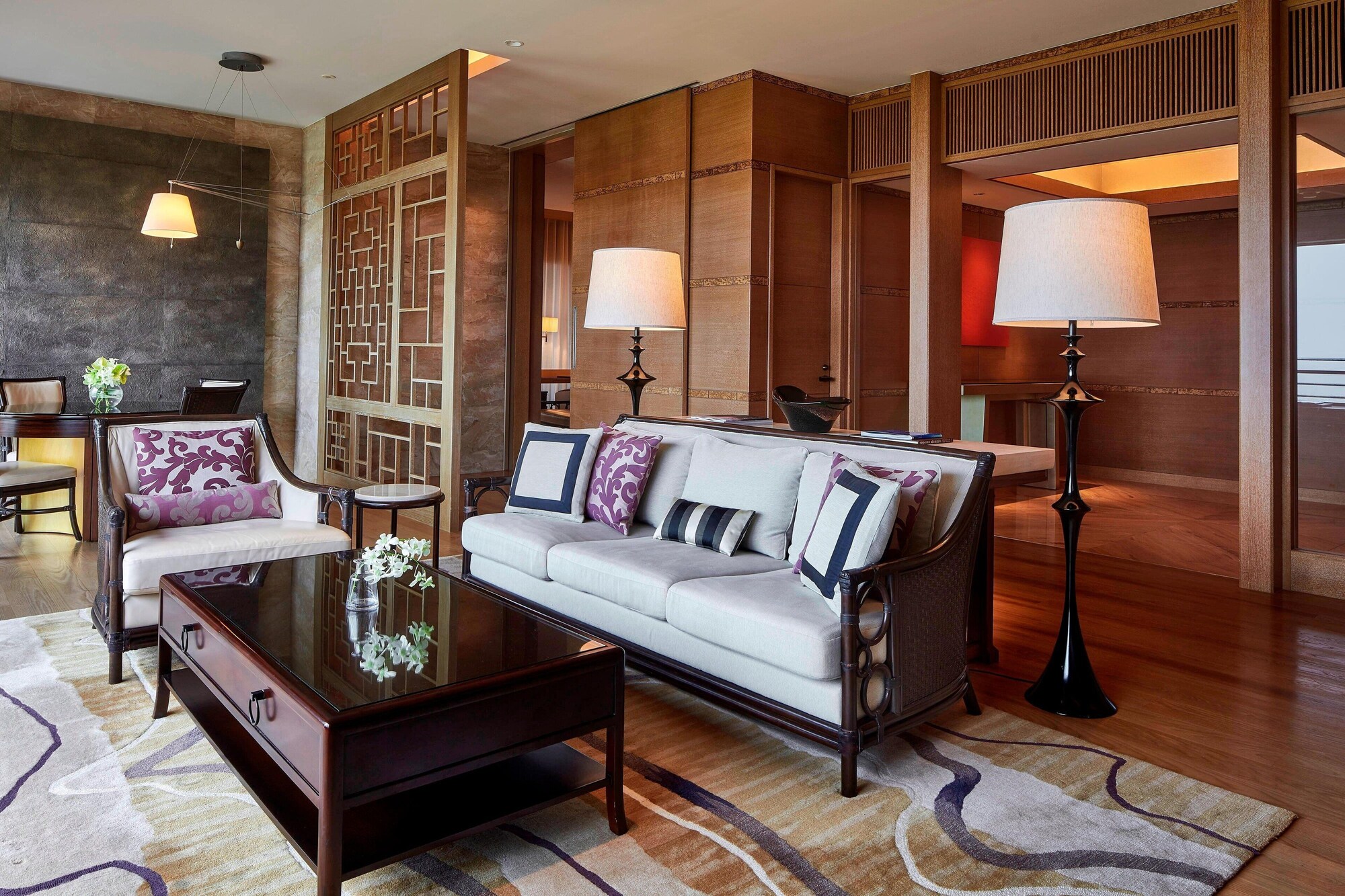 جناح رئاسي بسريرين مزدوجين بإطلالة على البحر، The Ritz Carlton Okinawa 6/8