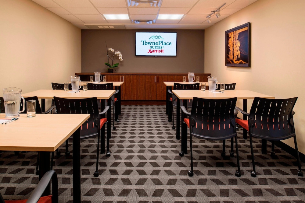 Towneplace Suites Red Deer 33/37