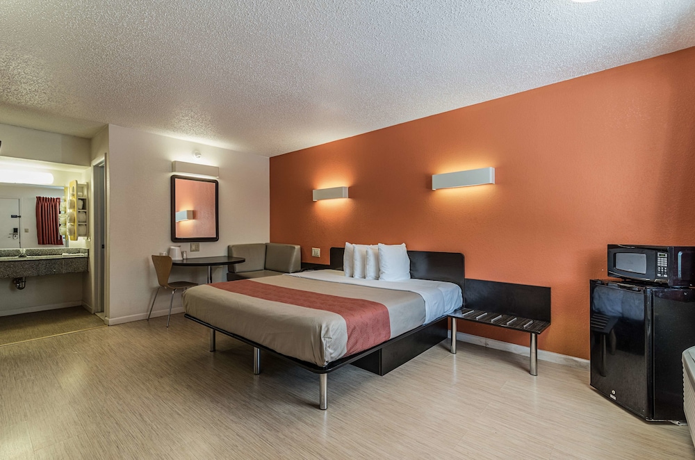 Motel6 Albany, NY - Airport 32/56