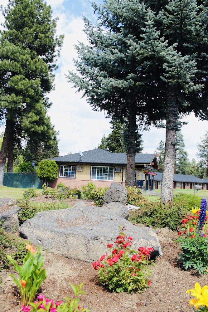 Cascade Lodge 12/66