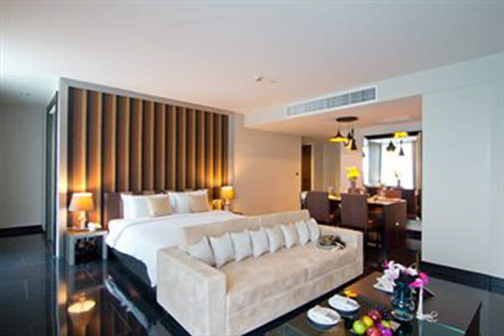 Way Hotel 14/73