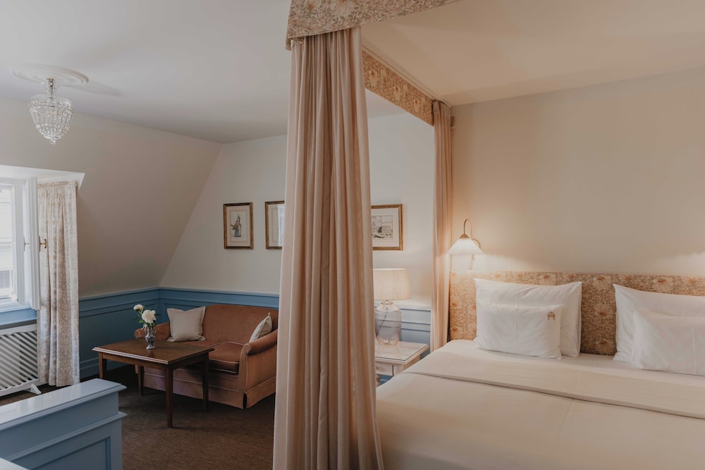 Duplex, Maisonette, King and Twin Beds