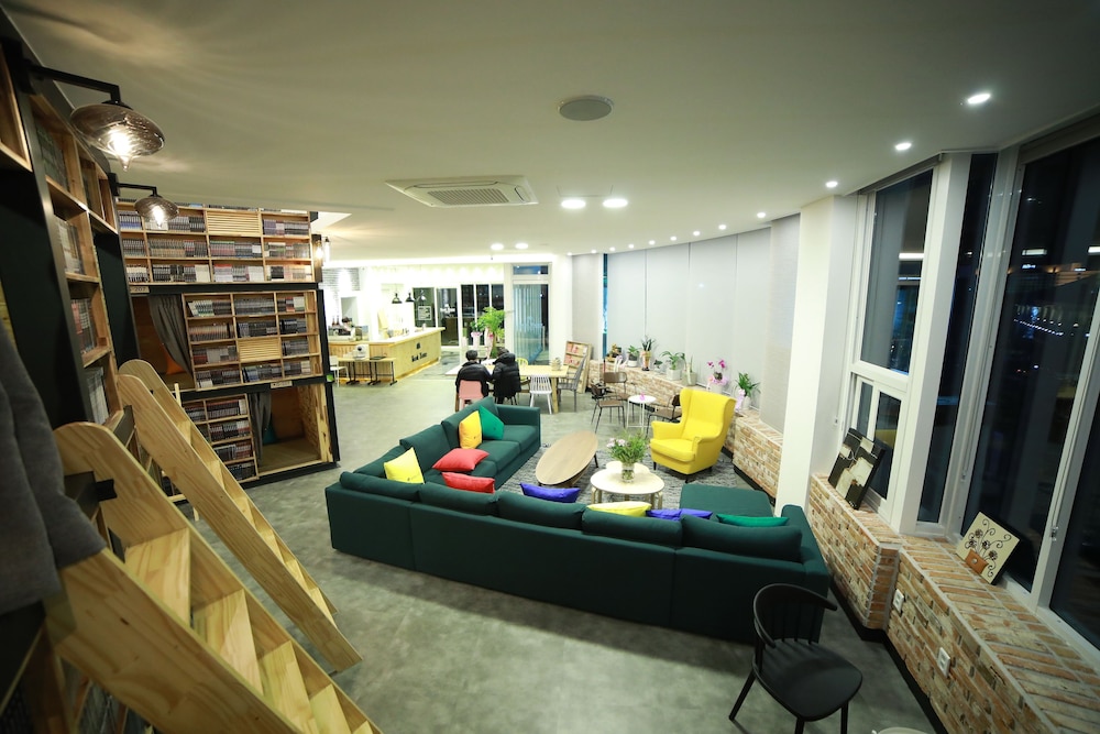 Book Home Gyeongju 46/60