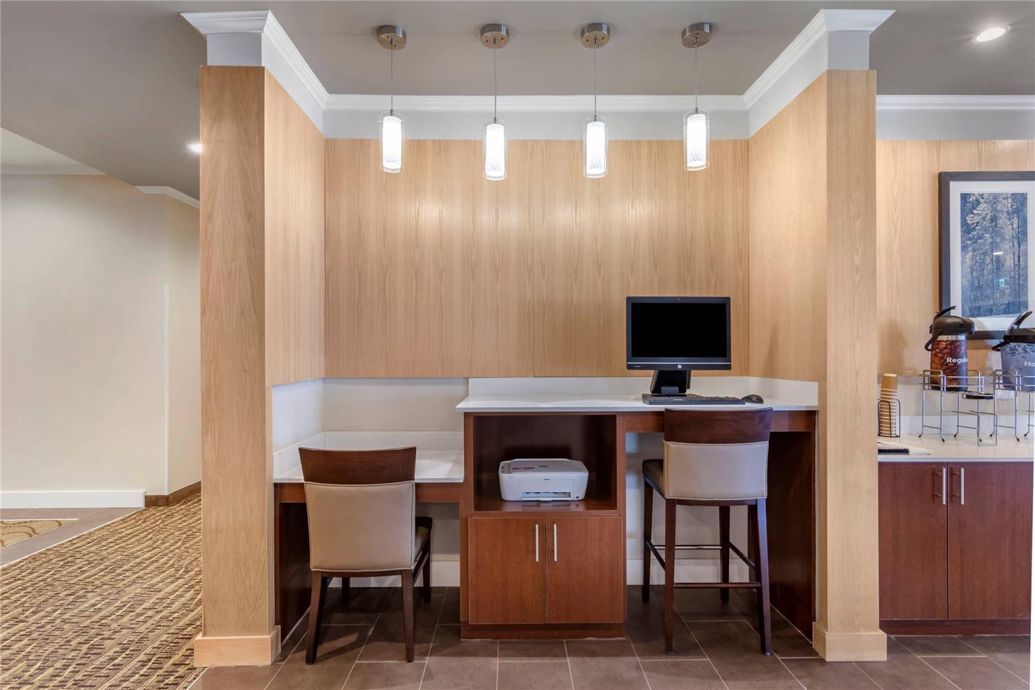 Comfort Inn & Suites Valemount - Highway 5 17/21