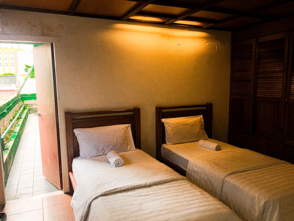 Hotel O I.villa Inn 18/56
