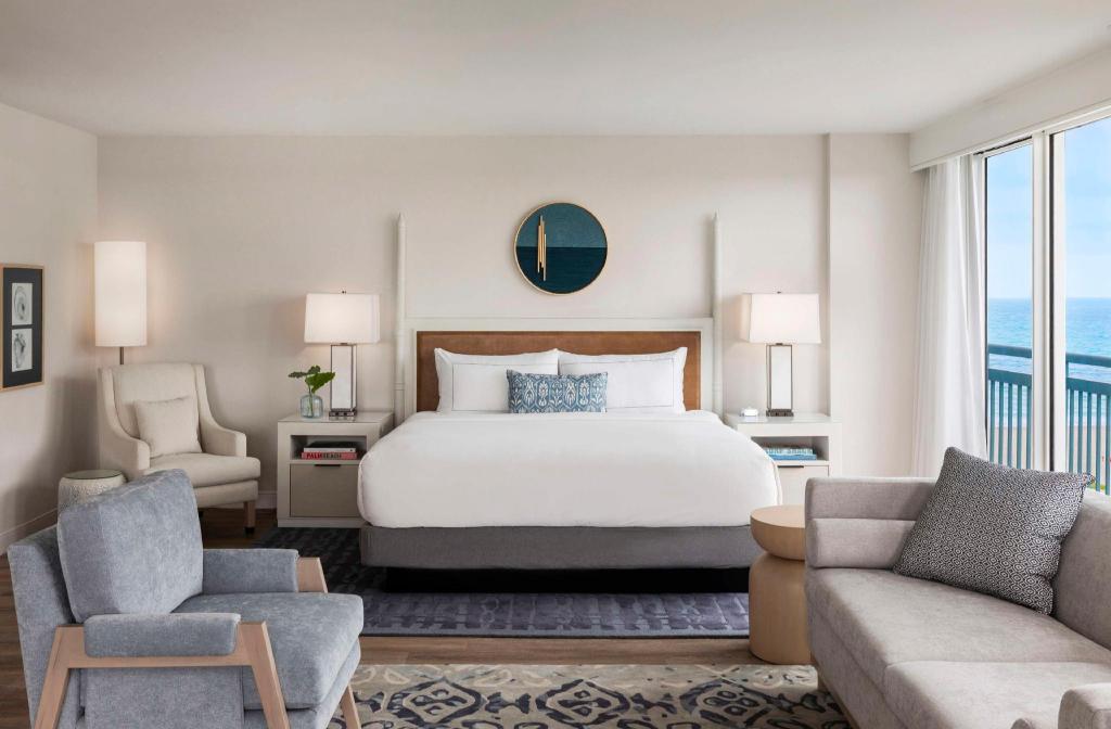 Royal, Palm, Suite, King Bed, Sofa