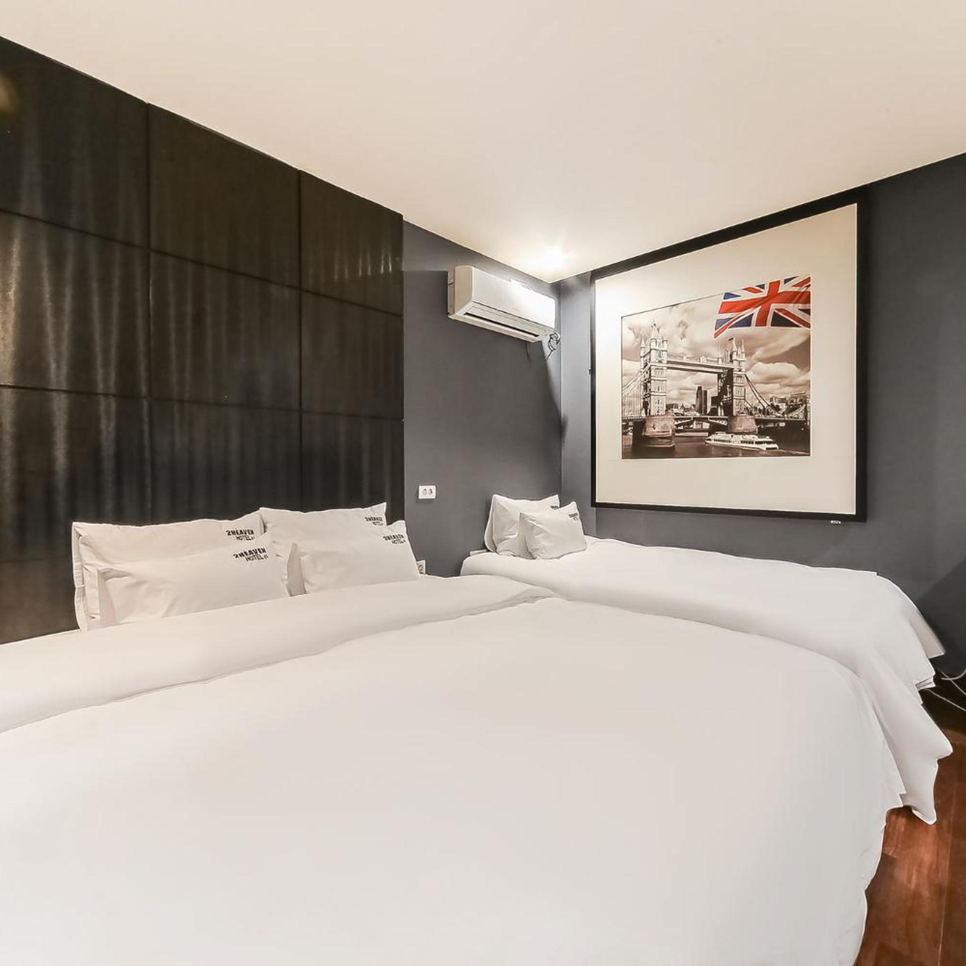 Deluxe, Twin Beds