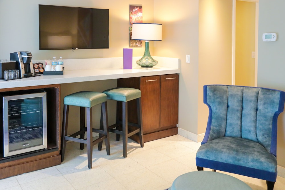 Orchid Key Inn 42/67