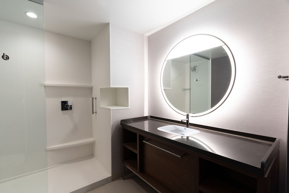 Courtyard by Marriott Marina del Rey 32/35