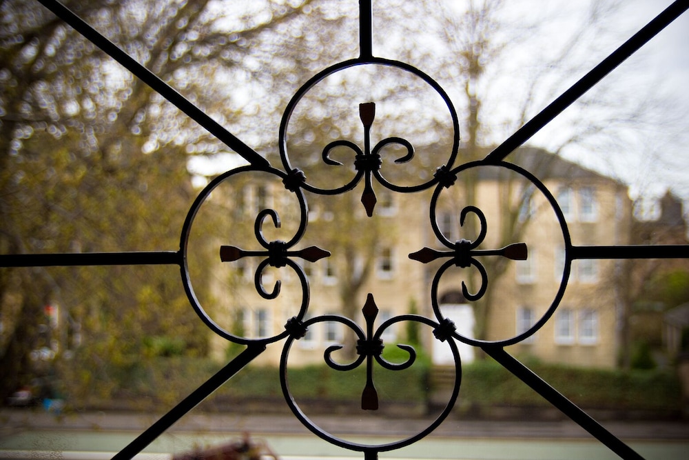 Glenalmond House 41/76