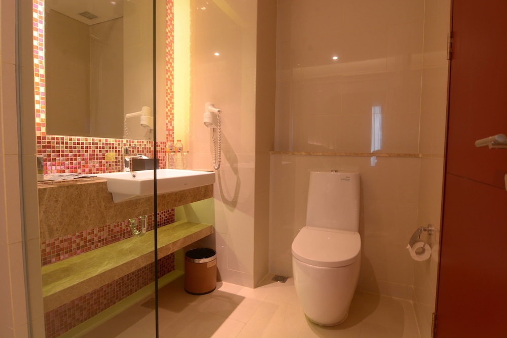 Mercure Karawang 28/66