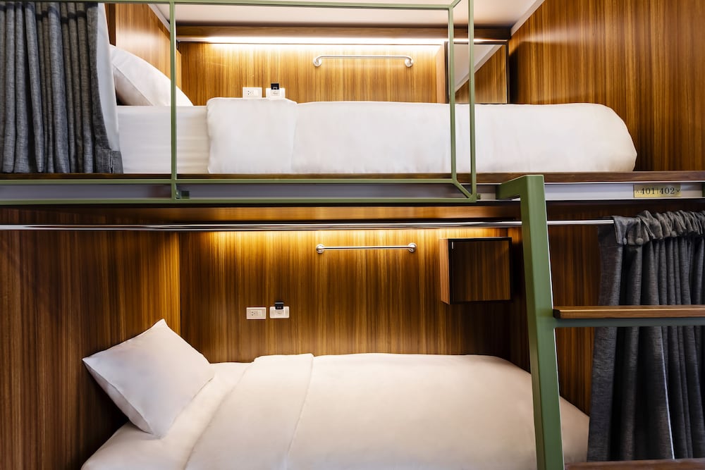MIXED DORM, 8 BEDS