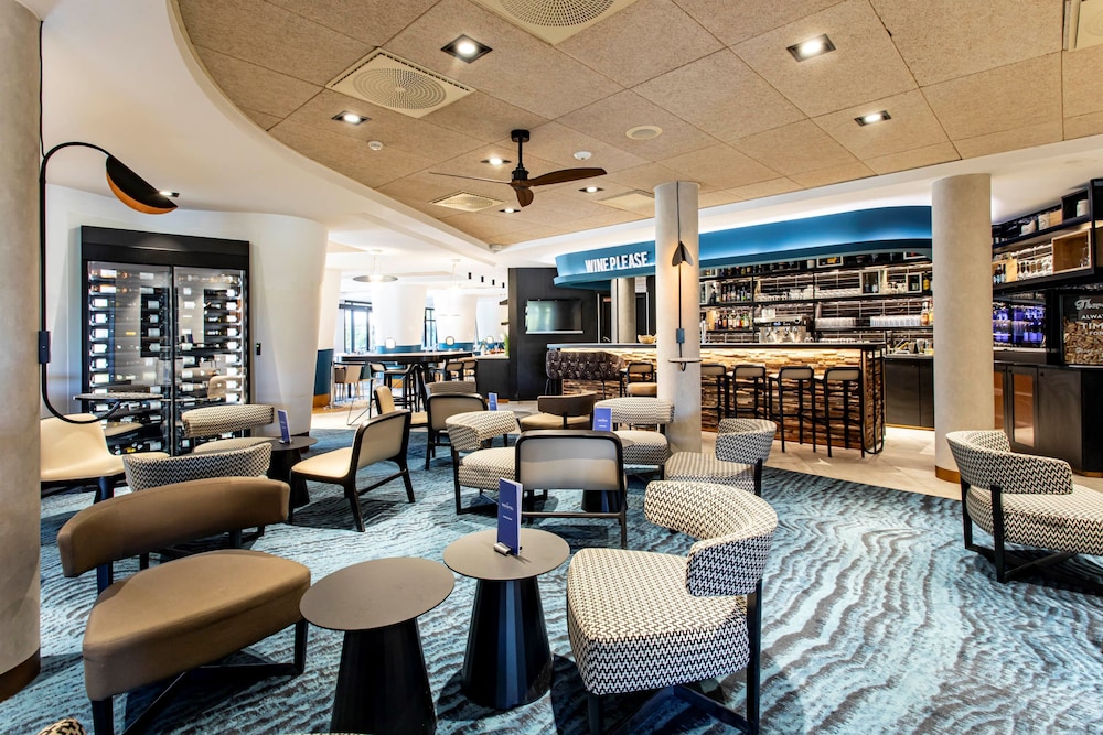 NOVOTEL BEAUNE 43/73