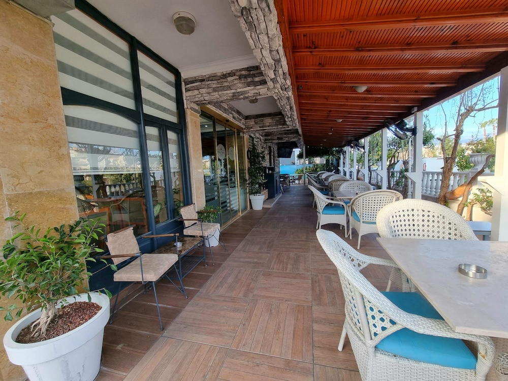 Europa Hotel 47/61