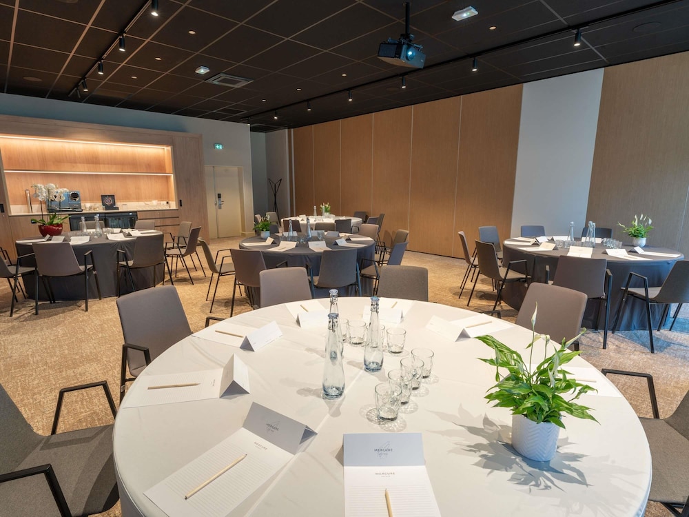 Mercure Angers Lac De Maine 34/49