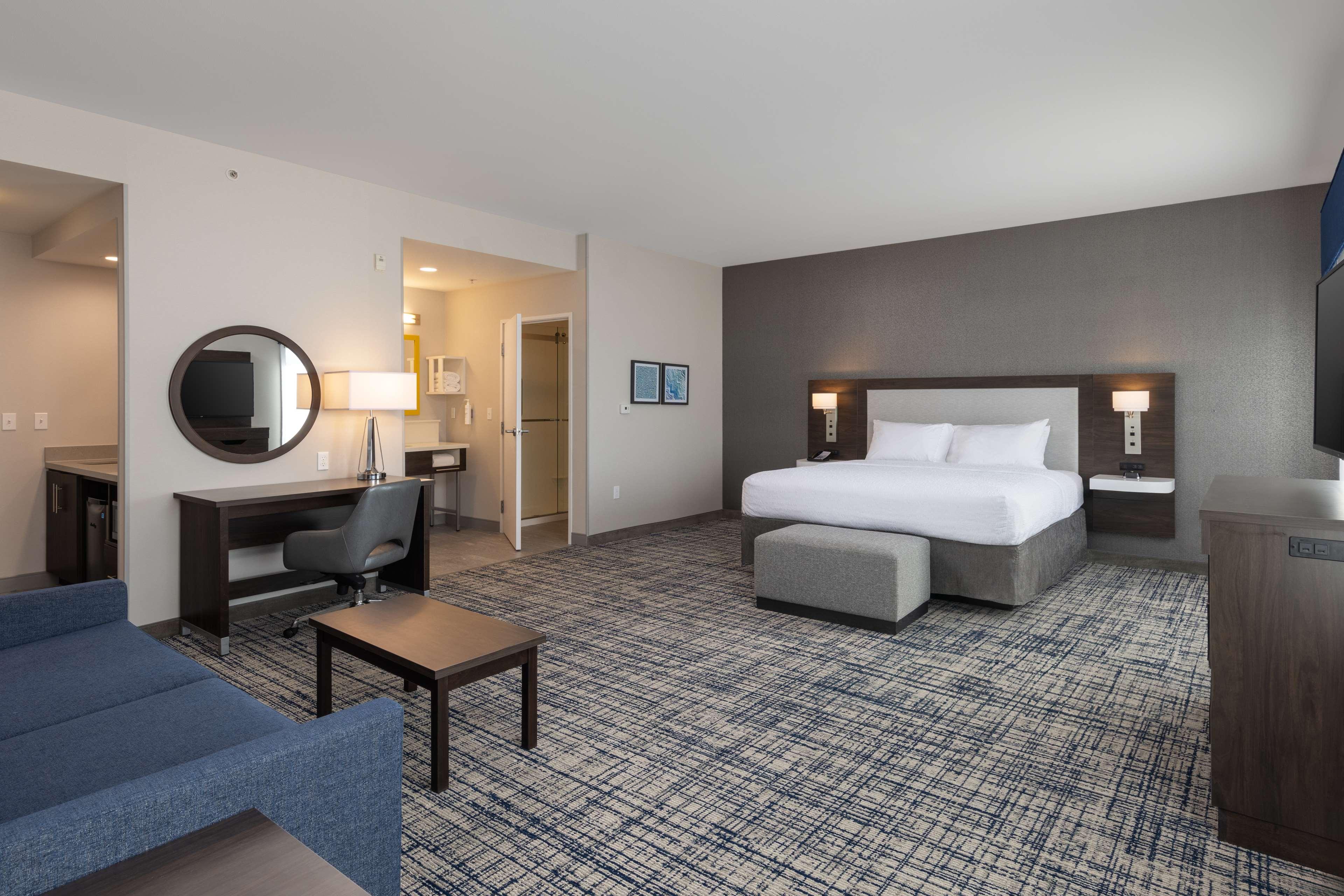 جناح بسرير كينج، Hampton Inn Suites Manteca 2/6
