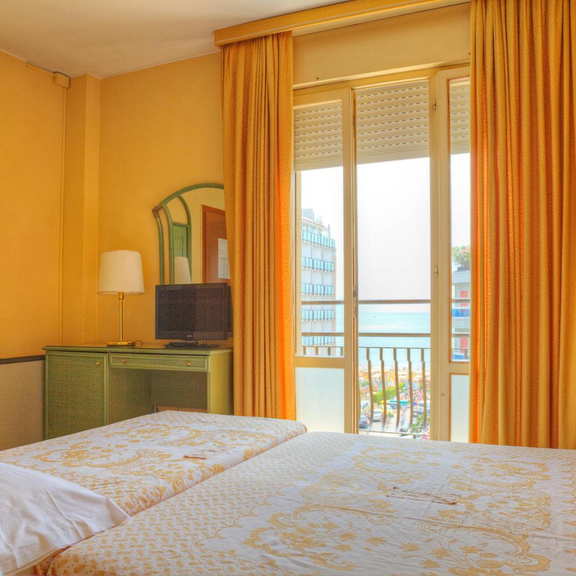 ROOM, TRIPLE, SEA VIEW, BALCONY
